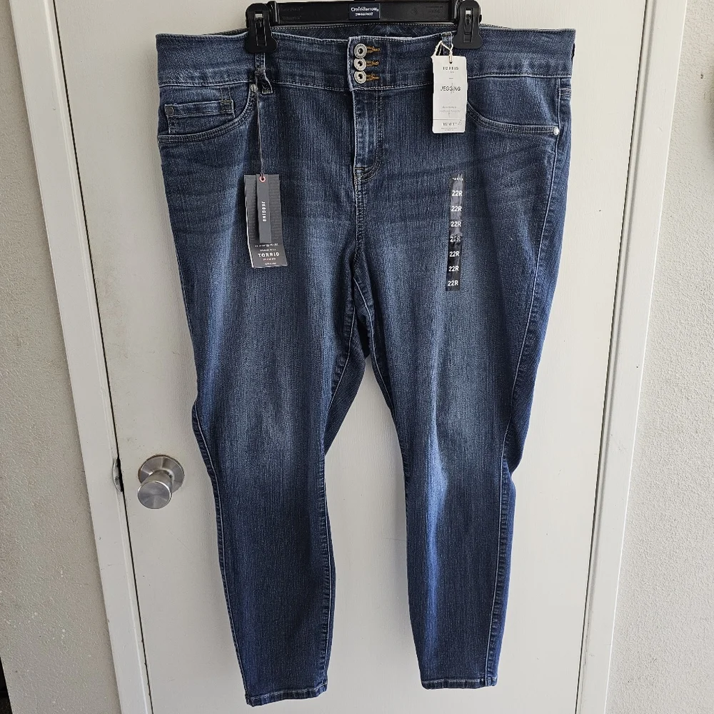 Torrid 3 button jegging skinny jeans 22R NWT - Picture 2 of 10